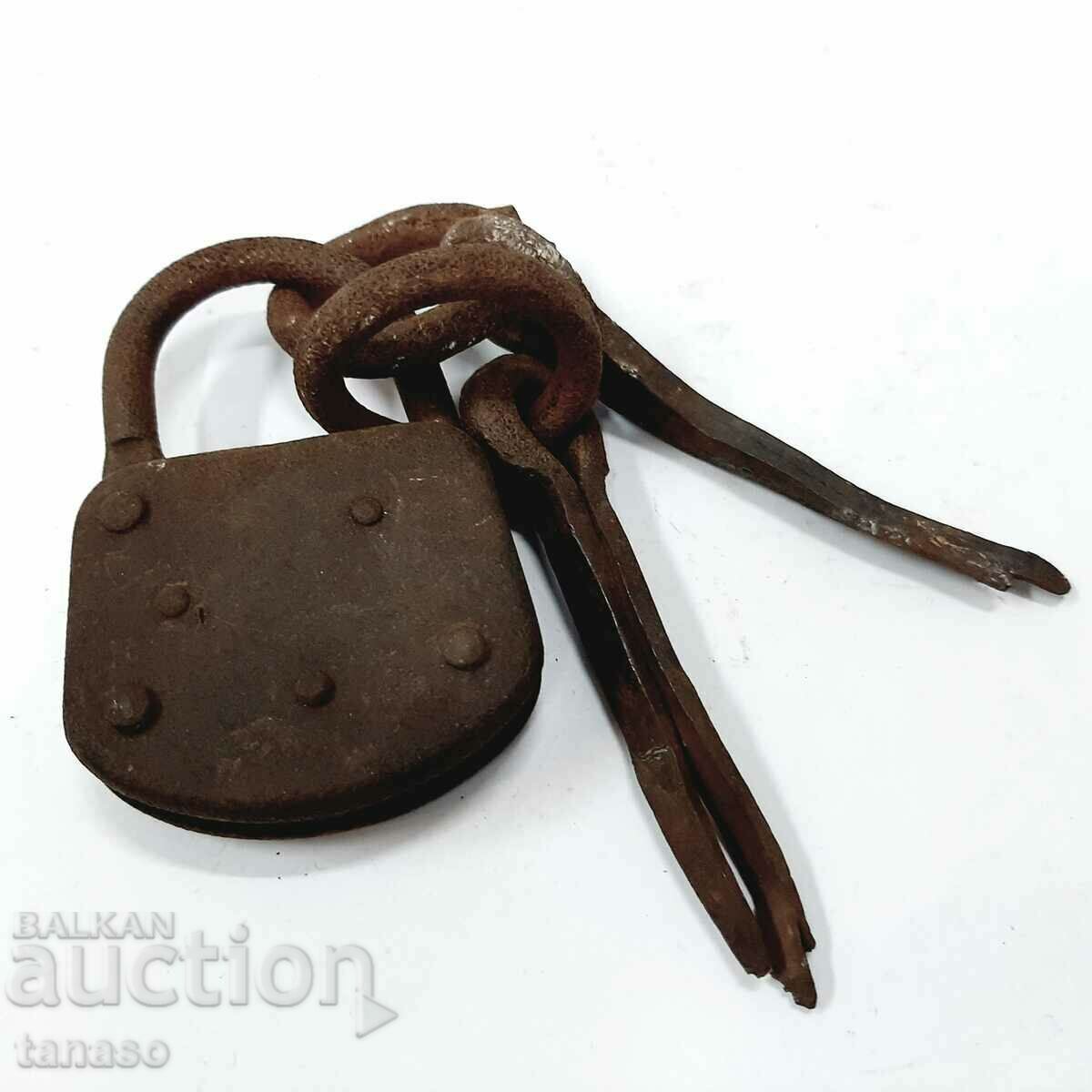 Old padlock with rings and hooks(1.6) - 7 Old padlock with rings and hooks(1.6) - 7