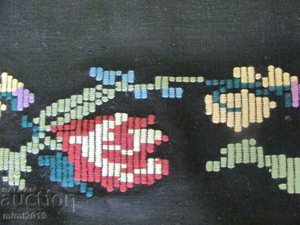 Auction  19th Century Folk Art Women's Apron with Embroidery