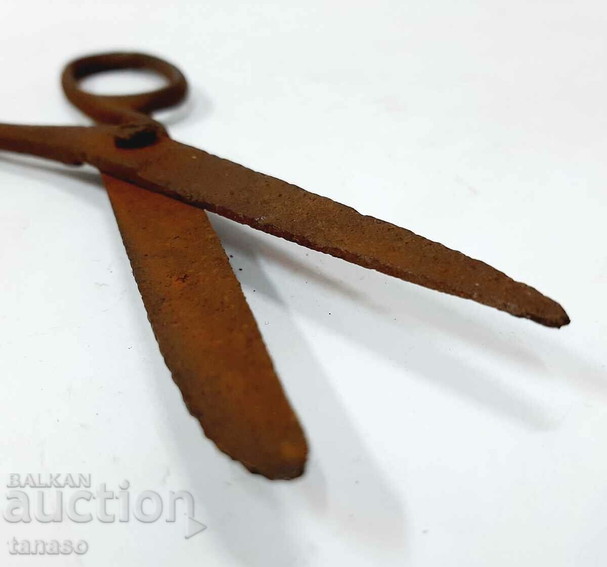 Auction Old tailor's rusty scissors, scissors(12.2) Auction Old tailor's rusty scissors, scissors(12.2)