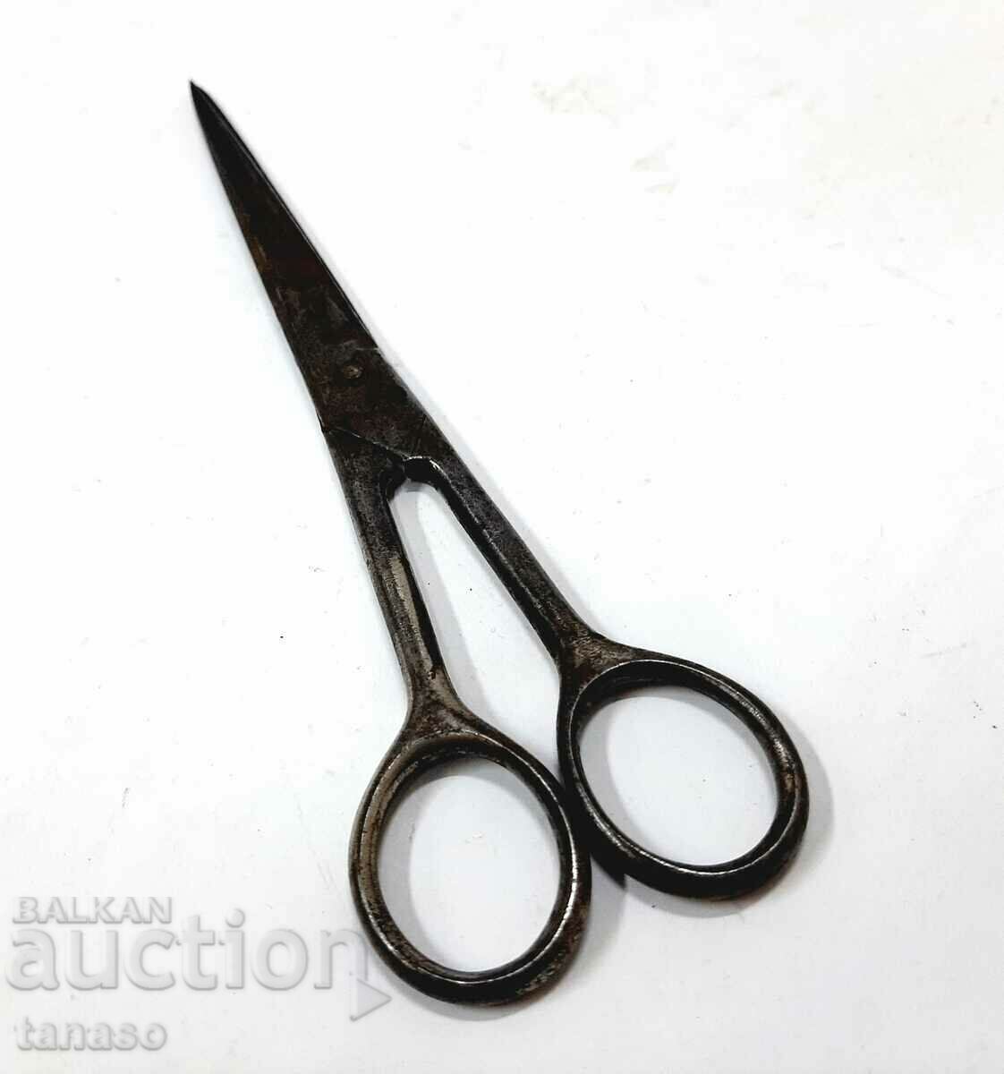 Old hairdressing scissors, scissors(12.2) with price 20.00 BGN | € 10.23 Old hairdressing scissors, scissors(12.2) with price 20.00 BGN | € 10.23