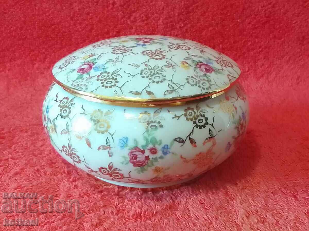 Old porcelain jewelry box marked Germany J.G&Z.H. with price 45.00 BGN | € 23.01 Old porcelain jewelry box marked Germany J.G&Z.H. with price 45.00 BGN | € 23.01