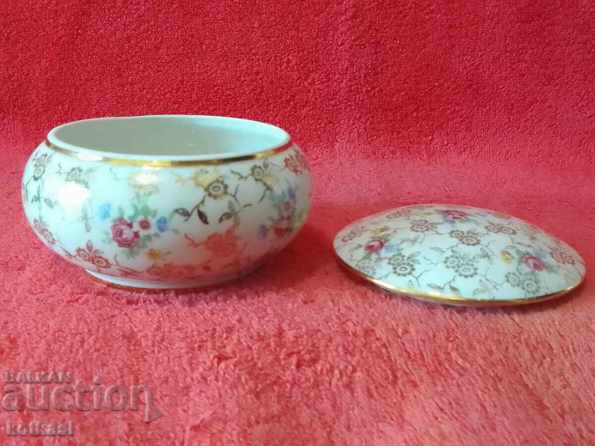 Auction Old porcelain jewelry box marked Germany J.G&Z.H. Auction Old porcelain jewelry box marked Germany J.G&Z.H.