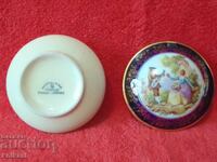 Cutie veche de bijuterii din portelan marcata desen LIMOGES