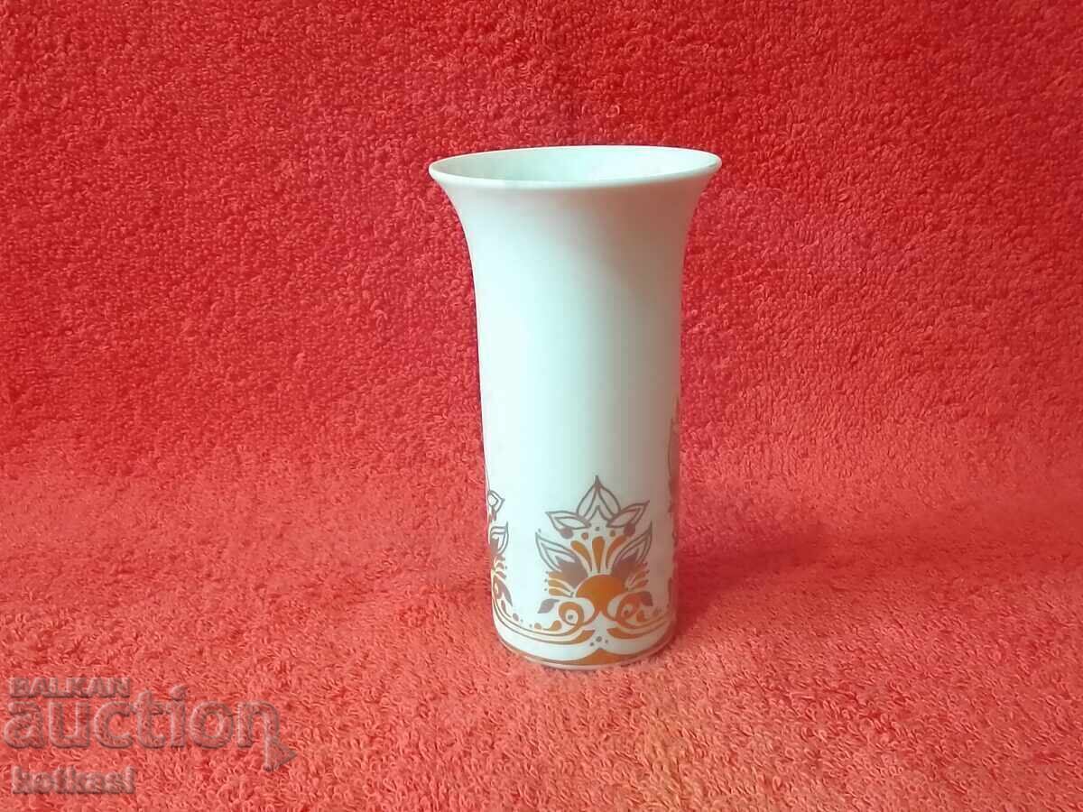 Old small porcelain vase gilt marked Rosenthal with price 55.50 BGN | € 28.38 Old small porcelain vase gilt marked Rosenthal with price 55.50 BGN | € 28.38