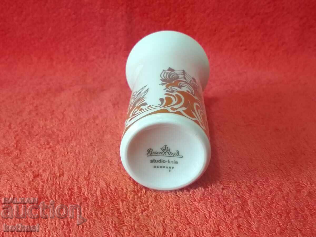 Delivery of Old small porcelain vase gilt marked Rosenthal Delivery of Old small porcelain vase gilt marked Rosenthal