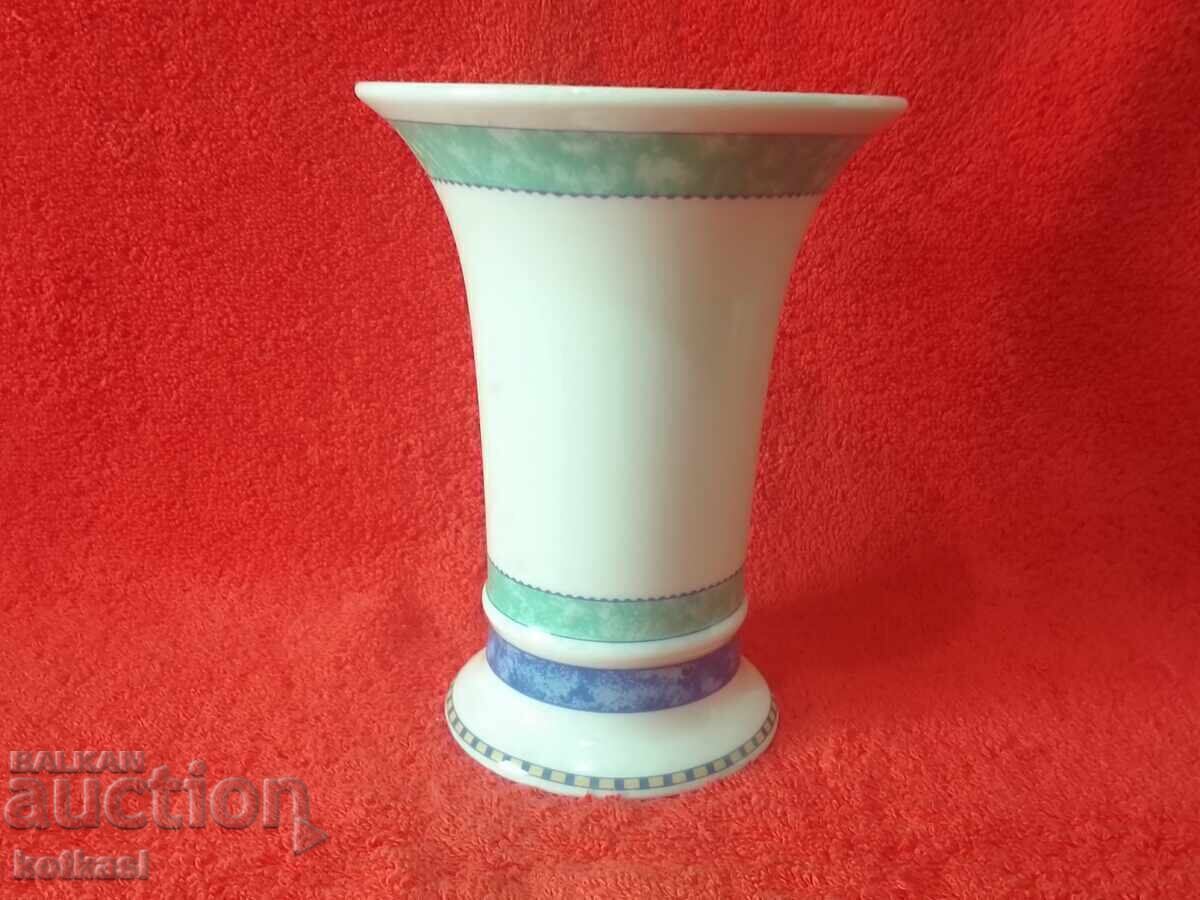 Παλαιό πορσελάνινο βάζο με την ένδειξη KAISER Germany με τιμή 21.50 BGN | € 10.99 Παλαιό πορσελάνινο βάζο με την ένδειξη KAISER Germany με τιμή 21.50 BGN | € 10.99