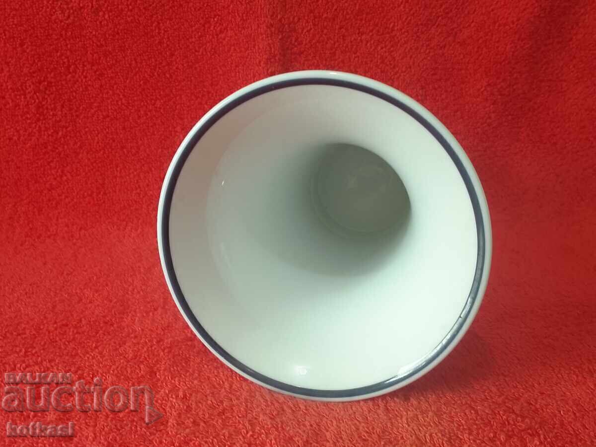 Δημοπρασία Παλαιό πορσελάνινο βάζο με την ένδειξη KAISER Germany Δημοπρασία Παλαιό πορσελάνινο βάζο με την ένδειξη KAISER Germany