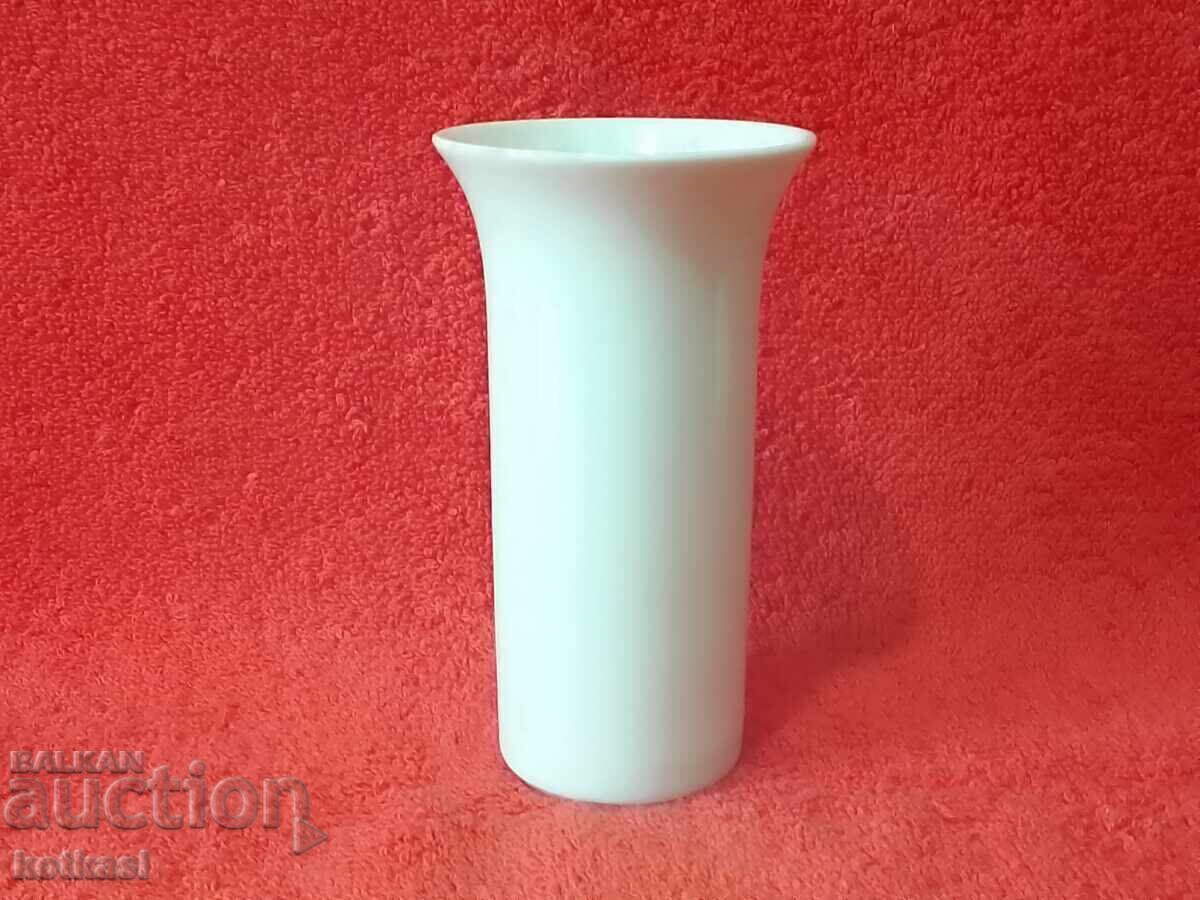 Old small porcelain vase marked Rosenthal Germany with price 55.50 BGN | € 28.38 Old small porcelain vase marked Rosenthal Germany with price 55.50 BGN | € 28.38