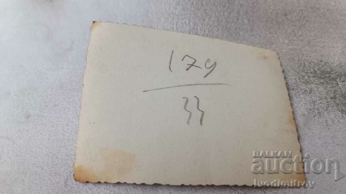 Φωτογραφία Τρεις γυναίκες και δύο κορίτσια σε μια βόλτα με τιμή 1.85 BGN | € 0.95