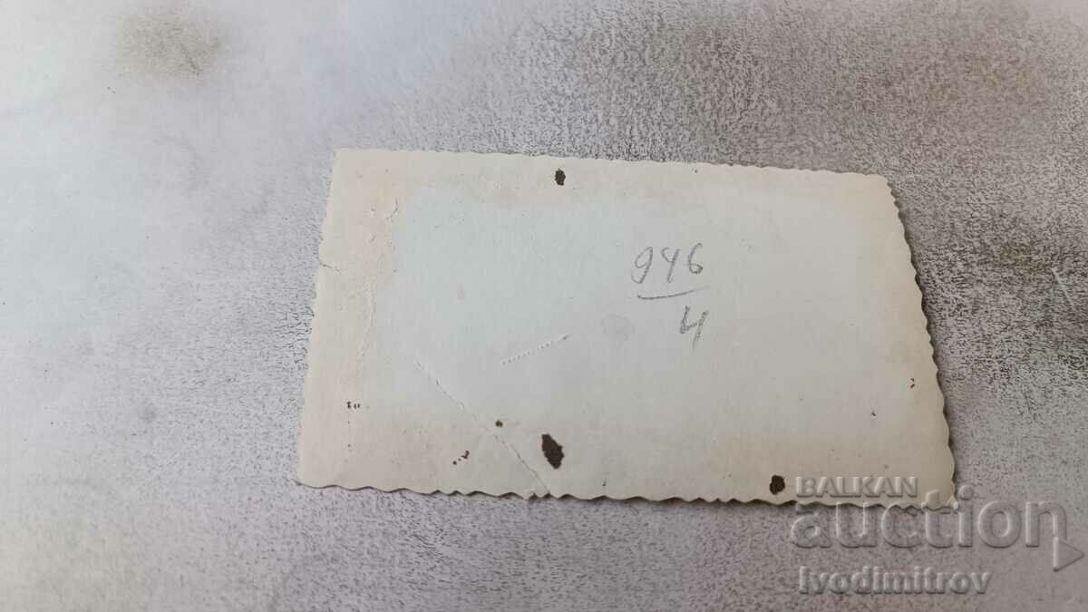 Φωτογραφία Σοφία Δύο γυναίκες σε μια βόλτα το χειμώνα με τιμή 2.45 BGN | € 1.25 Φωτογραφία Σοφία Δύο γυναίκες σε μια βόλτα το χειμώνα με τιμή 2.45 BGN | € 1.25