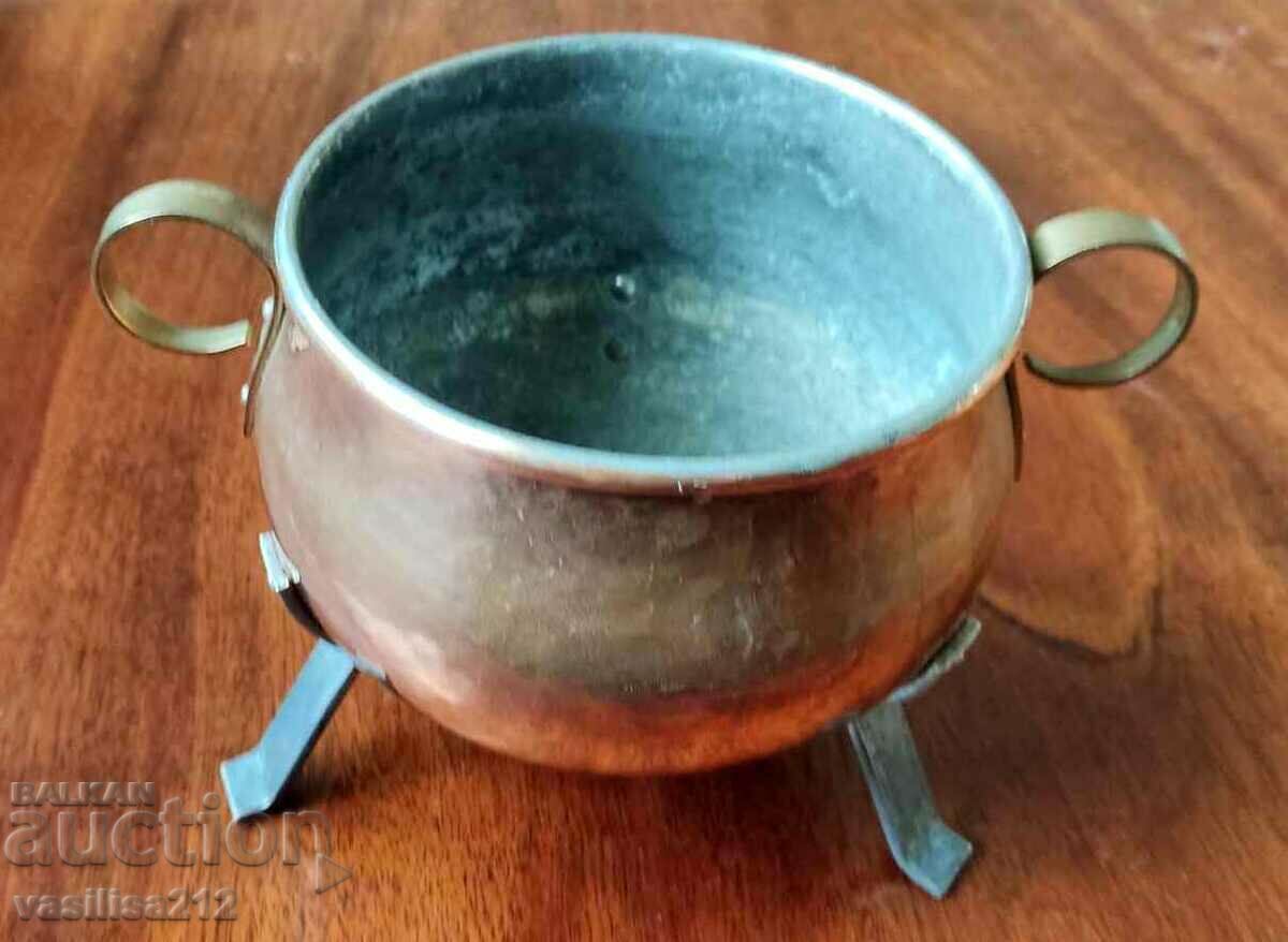 Auction Copper vessel Auction Copper vessel