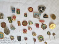 Lot of badges - 32 pieces