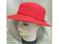 Pălărie antică pentru femei din pâslă roșie din anii 50