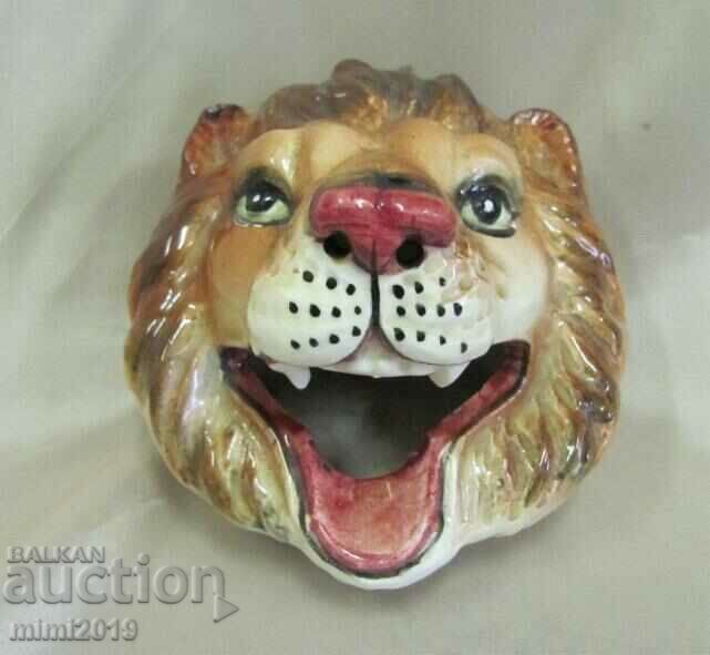 Vintich Porcelain Lion Head Ashtray with price 50.00 BGN | € 25.56 Vintich Porcelain Lion Head Ashtray with price 50.00 BGN | € 25.56