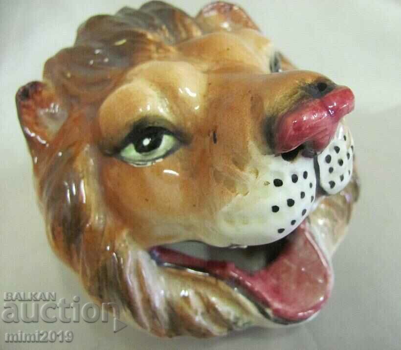 Delivery of Vintich Porcelain Lion Head Ashtray Delivery of Vintich Porcelain Lion Head Ashtray