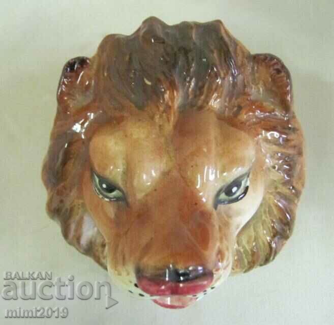 Vintich Porcelain Lion Head Ashtray - 5 Vintich Porcelain Lion Head Ashtray - 5