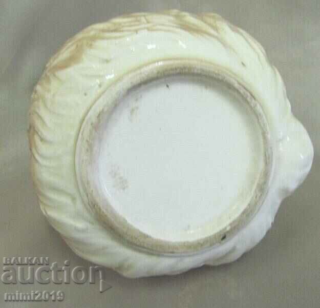 Vintich Porcelain Lion Head Ashtray - 7 Vintich Porcelain Lion Head Ashtray - 7