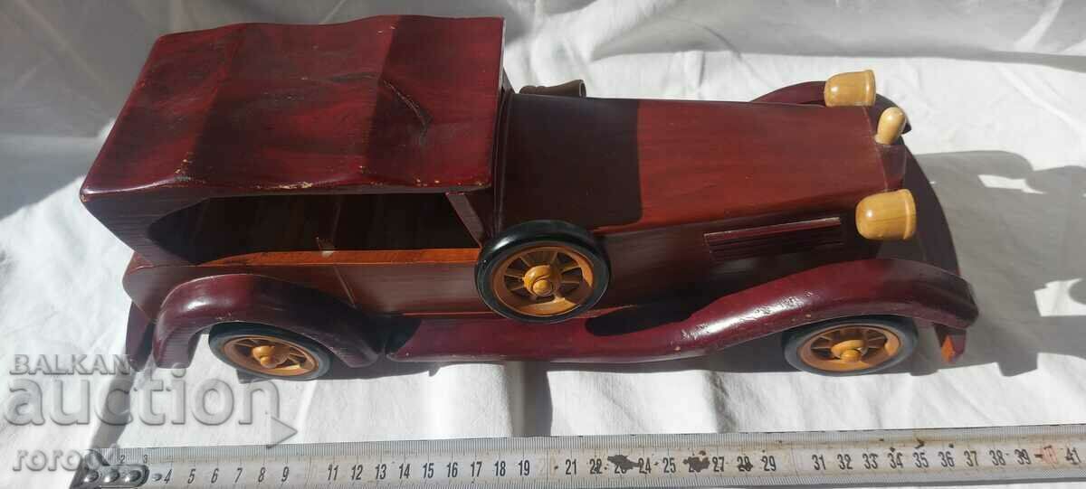 Auction RETRO CAR - MODEL - WOOD Auction RETRO CAR - MODEL - WOOD