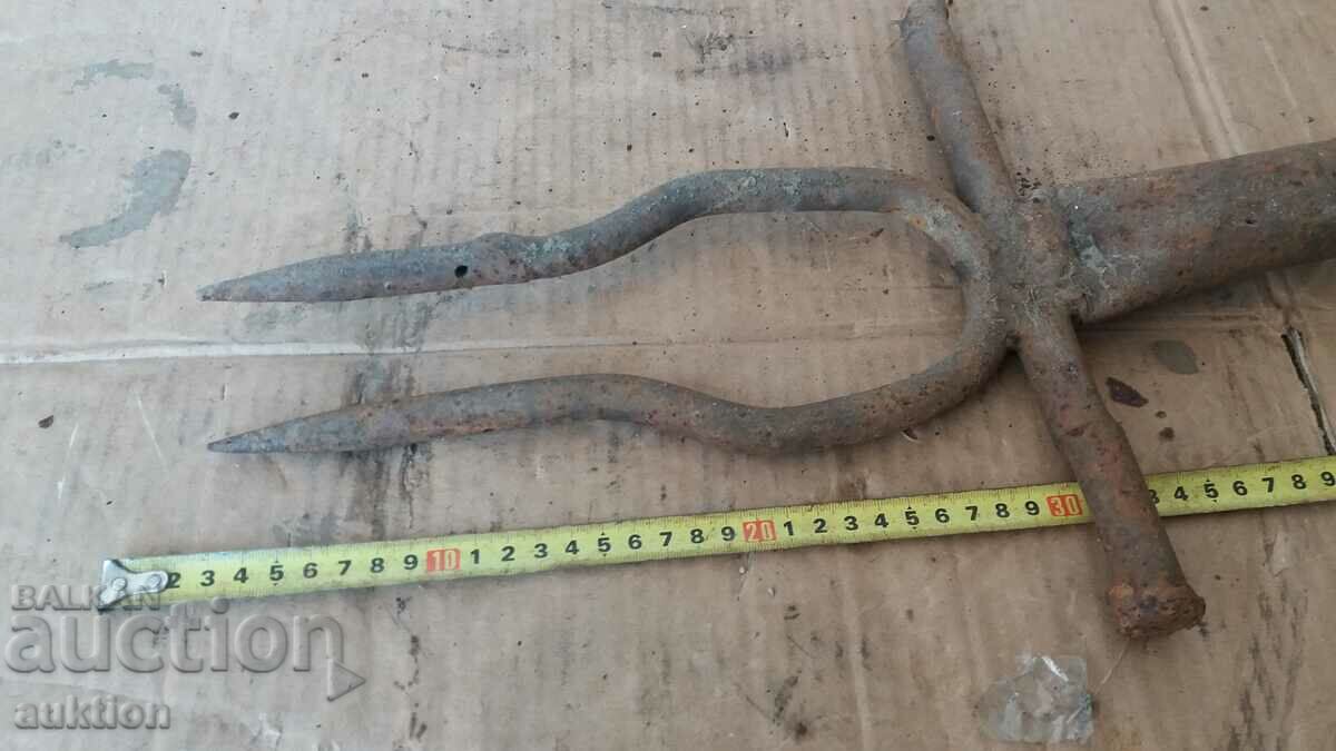 Auction  OLD BEET PICKING COTTAGE