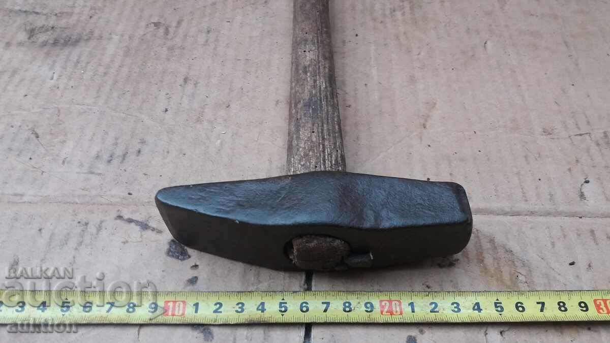 Auction RENAISSANCE TOOL - HAMMER Auction RENAISSANCE TOOL - HAMMER