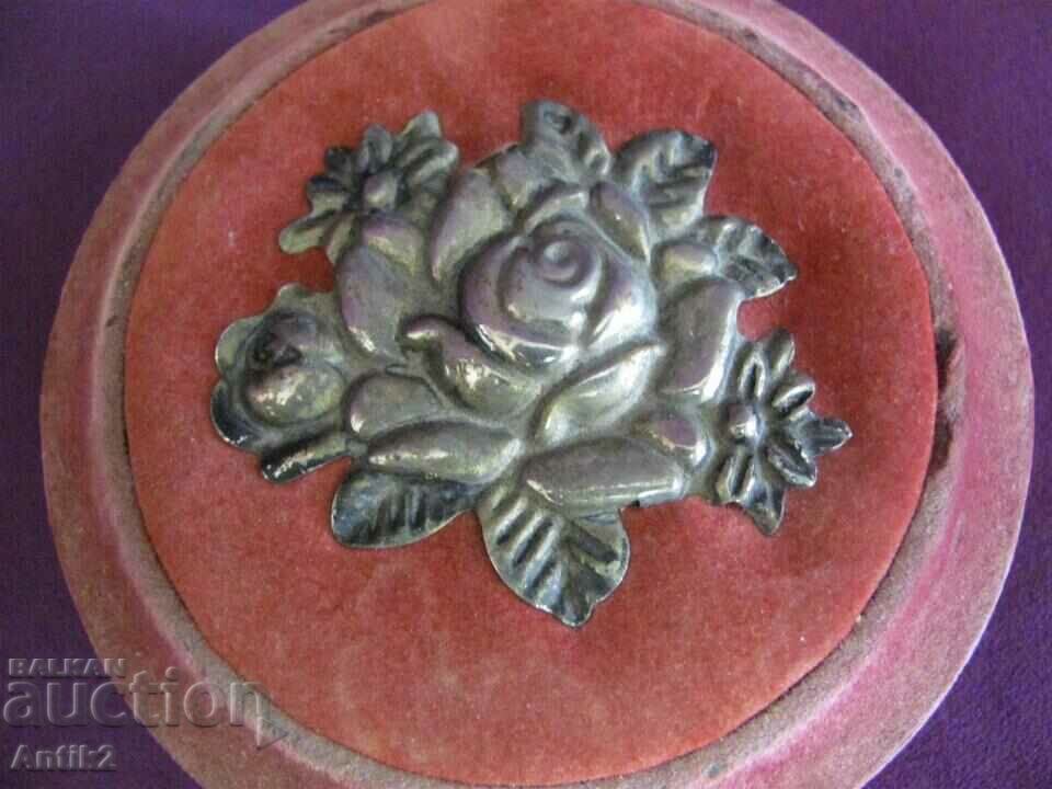 Auction 30's Jewelry Box Auction 30's Jewelry Box