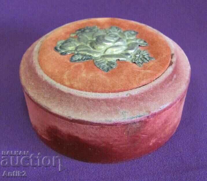 Delivery of 30's Jewelry Box Delivery of 30's Jewelry Box