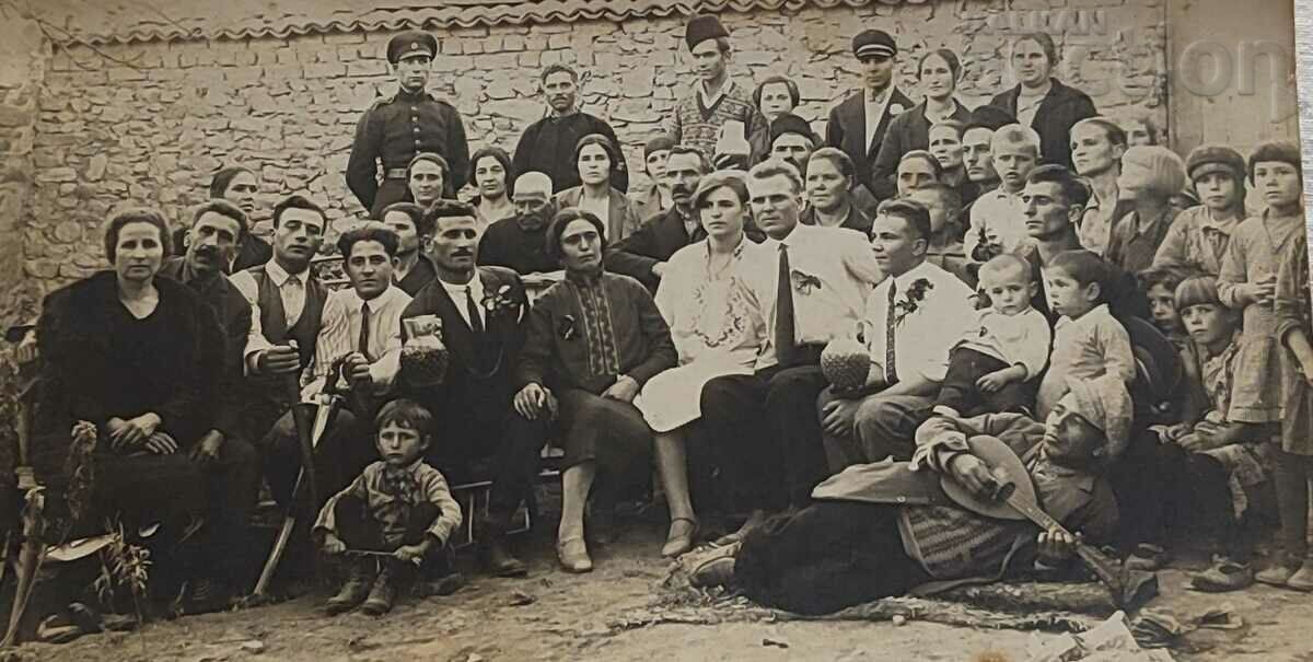 WEDDING PICTURE JUG WITH WINE MANDOLINA 193. WEDDING PICTURE JUG WITH WINE MANDOLINA 193.