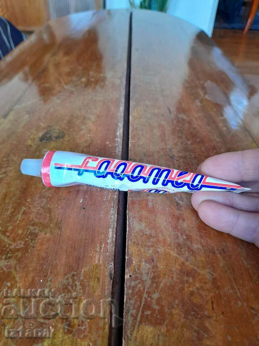 Licitație Pastă de dinți Radomed Licitație Pastă de dinți Radomed