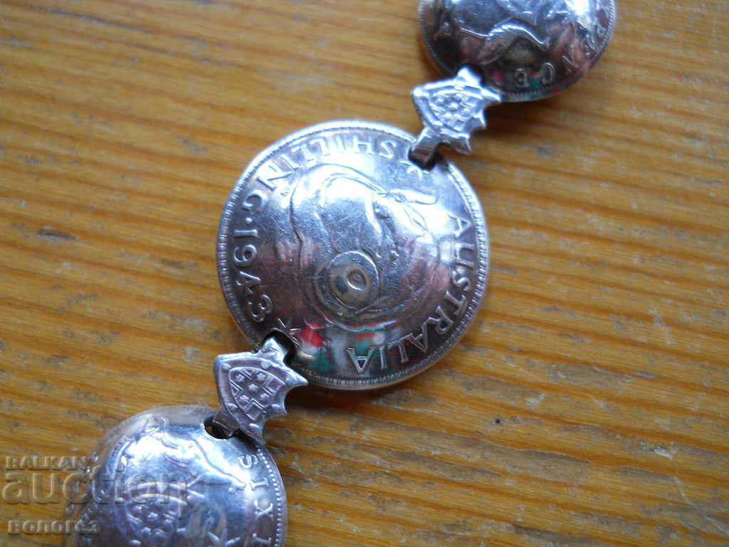 Αρχαίο βραχιόλι με ασημένια νομίσματα με τιμή 119.00 BGN | € 60.84 Αρχαίο βραχιόλι με ασημένια νομίσματα με τιμή 119.00 BGN | € 60.84