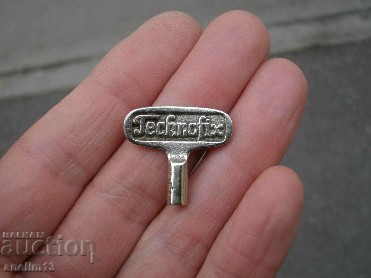 OLD TECHNOFIX MECHANICAL TOY KEY with price 45.00 BGN | € 23.01 OLD TECHNOFIX MECHANICAL TOY KEY with price 45.00 BGN | € 23.01