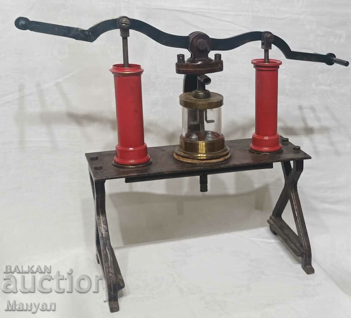 Auction Old technical model of a fire pump.. Auction Old technical model of a fire pump..