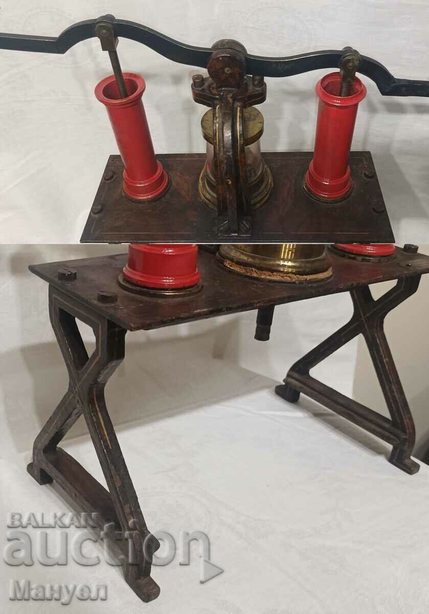 Old technical model of a fire pump.. - 7 Old technical model of a fire pump.. - 7