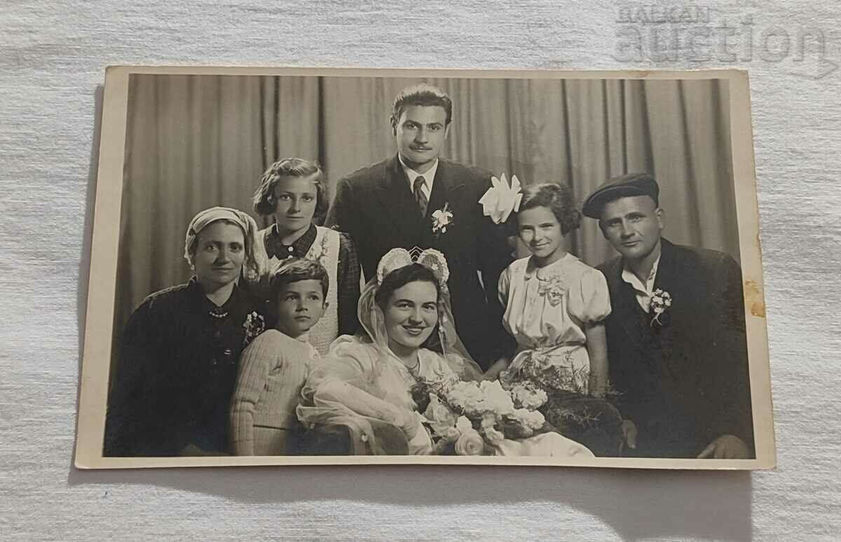 ΝΕΟΝΥΓΑΜΕΝΟΙ ΣΥΓΓΕΝΕΙΣ S.ZMEYOVO/KAZANLUK ΦΩΤΟ 1950