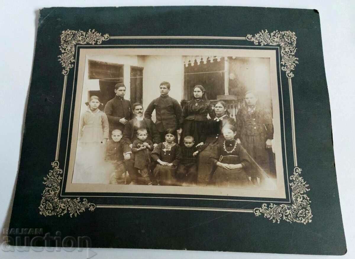 LATE 19TH CENTURY FAMILY LARGE OLD PHOTO CARDBOARD