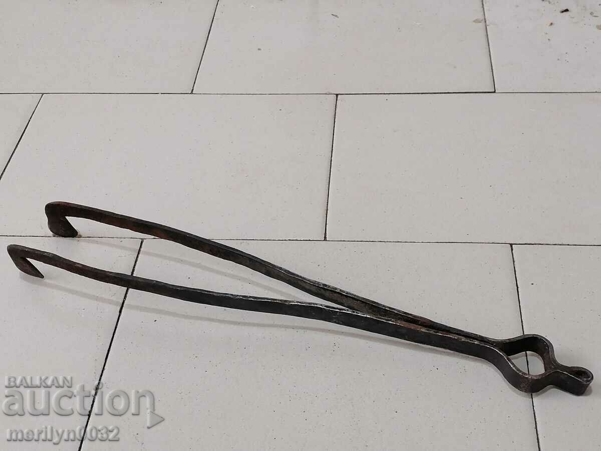 Old dilaf, tongs, wrought iron for foot with price 25.00 BGN | € 12.78 Old dilaf, tongs, wrought iron for foot with price 25.00 BGN | € 12.78