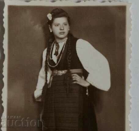 Auction APRON PISHTIMAL COSTUME PAFTI BELT PHOTO KINGDOM OF BULGARIA Auction APRON PISHTIMAL COSTUME PAFTI BELT PHOTO KINGDOM OF BULGARIA