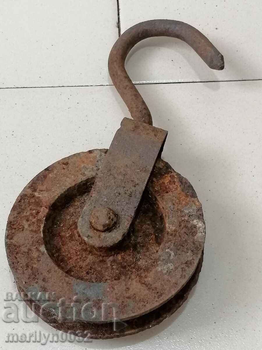 Pulley for weights roll polyspast