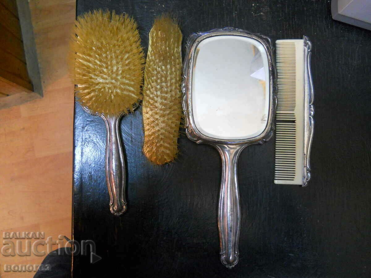 старинен посребрен комплект - огледало, четки, гребен