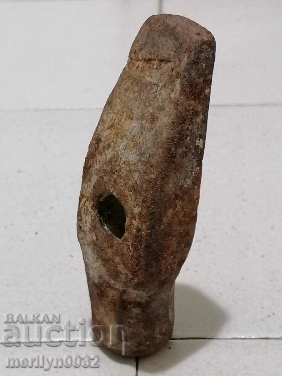 Delivery of Very old stone hammer over 100 years old, wrought iron Delivery of Very old stone hammer over 100 years old, wrought iron