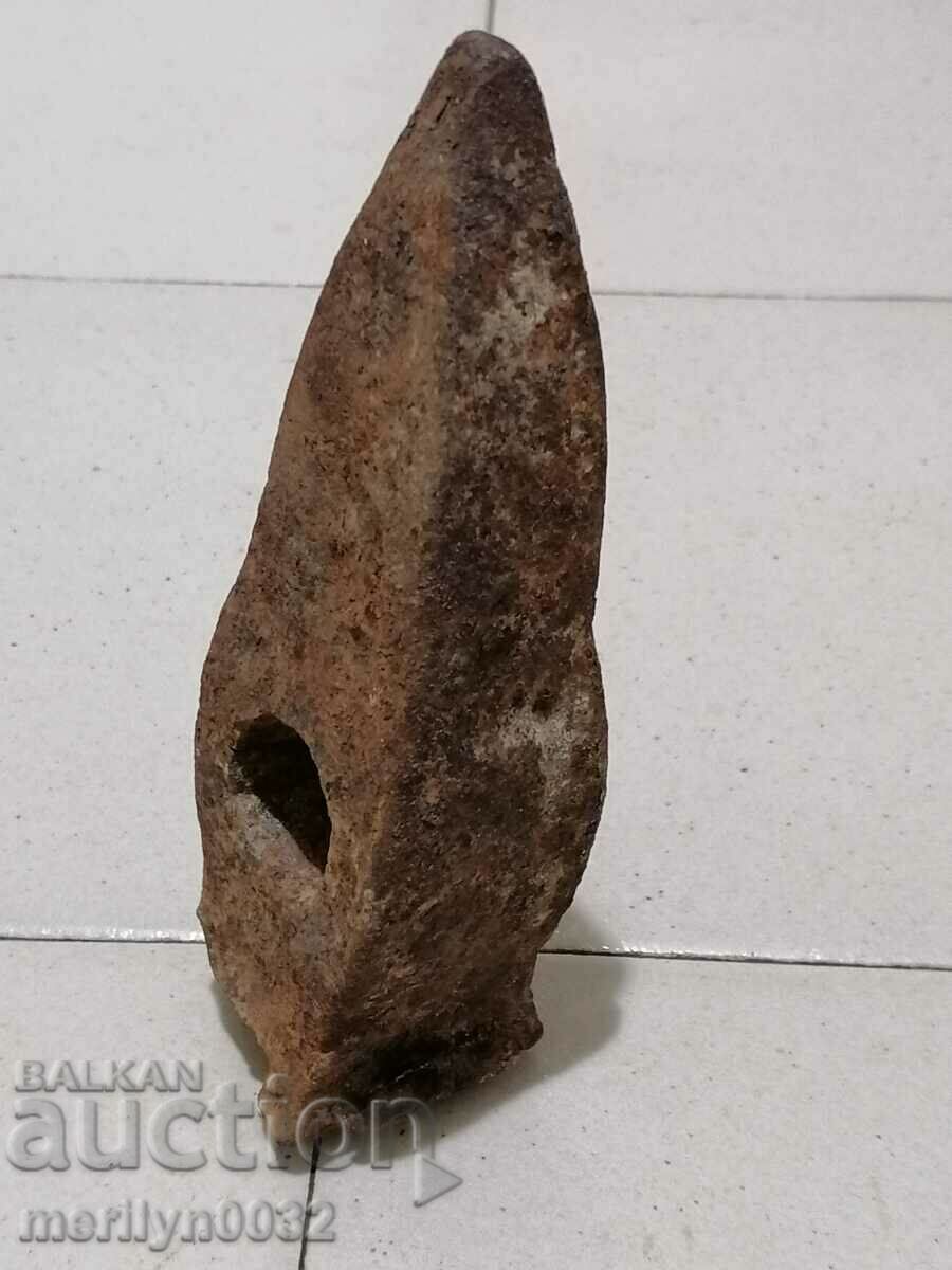 Auction Very old wrought iron chipped stone hammer Auction Very old wrought iron chipped stone hammer