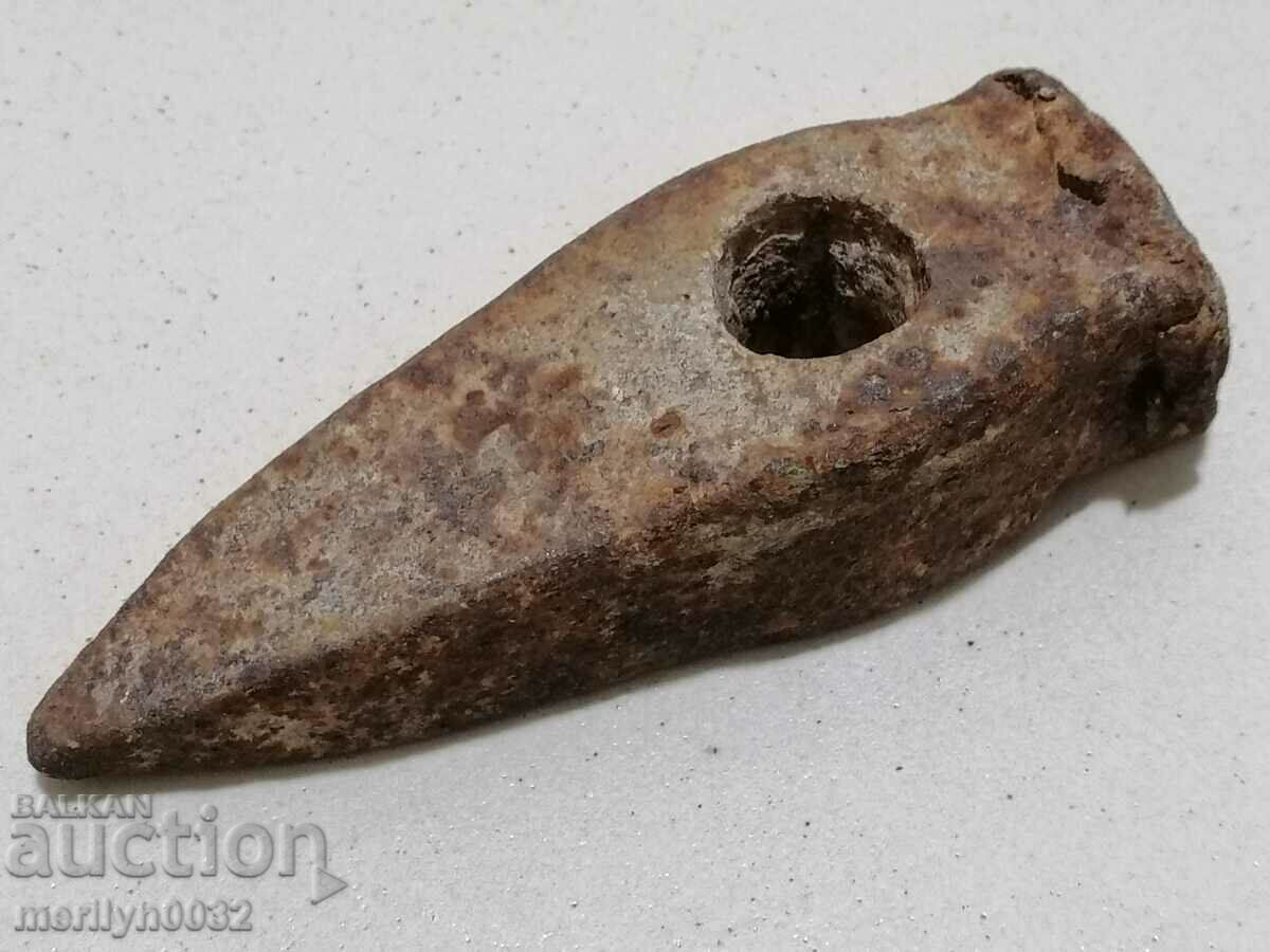 Delivery of Very old wrought iron chipped stone hammer Delivery of Very old wrought iron chipped stone hammer