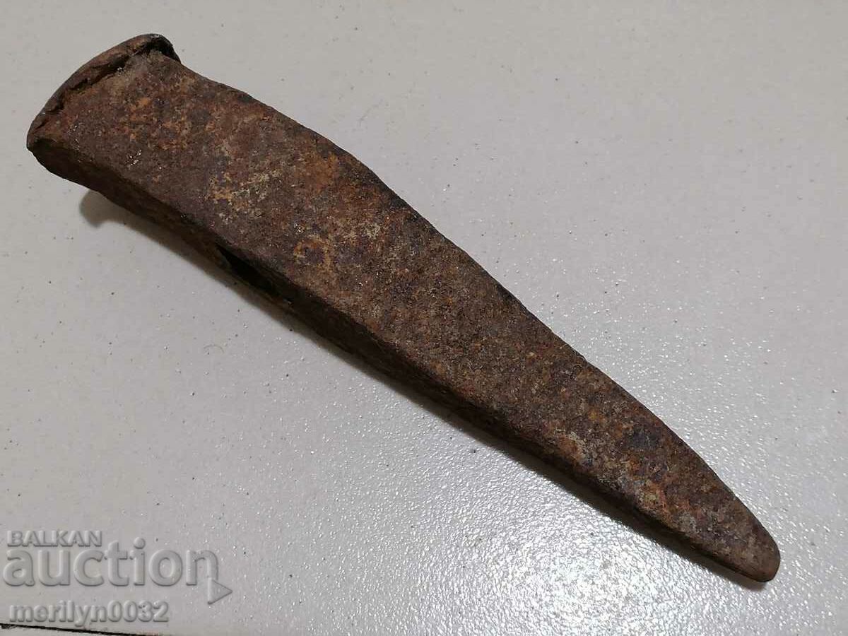 Very old wrought iron chipped stone hammer - 6 Very old wrought iron chipped stone hammer - 6