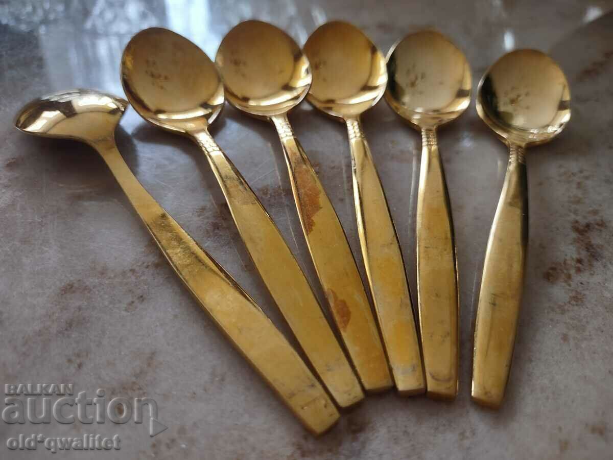 Auction  12 pieces of gold-plated dessert SPOONS and FORKS