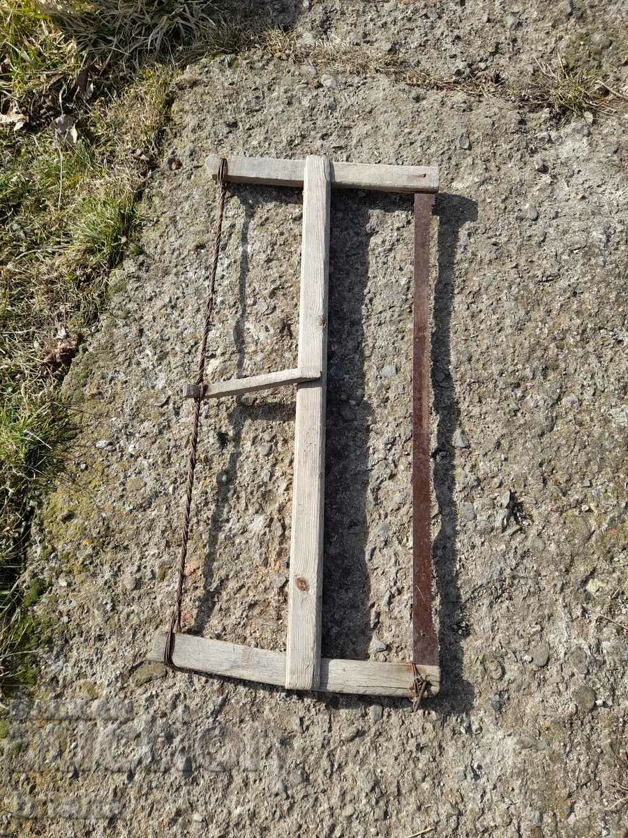 Bichkiya veche, ferăstrău cu preț 25.00 BGN | € 12.78