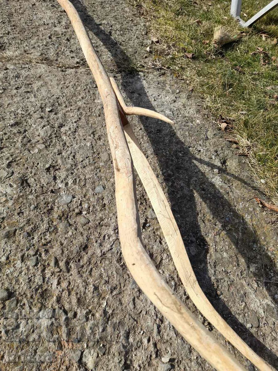 Delivery of Old three-cornered wooden cottage