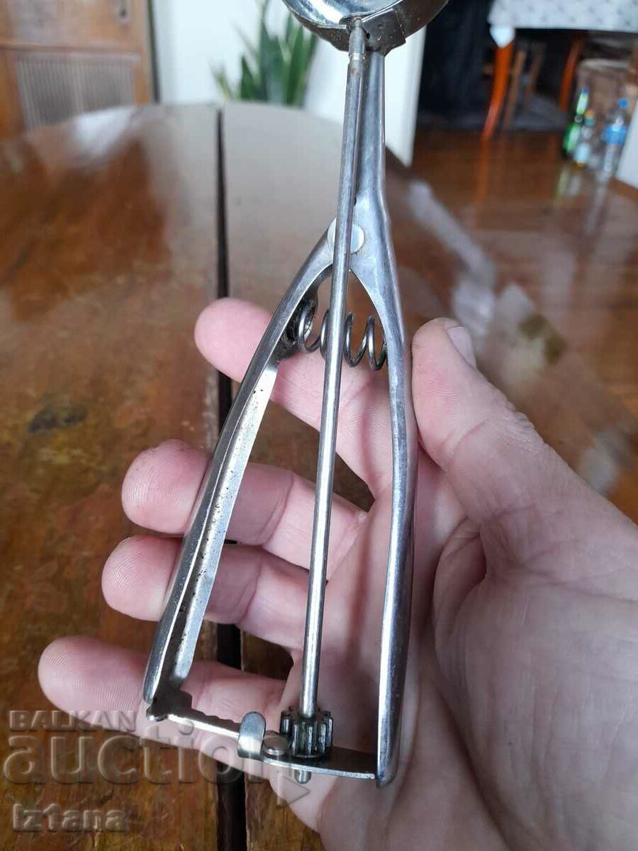 Auction Old spoon, ice cream scoop Auction Old spoon, ice cream scoop