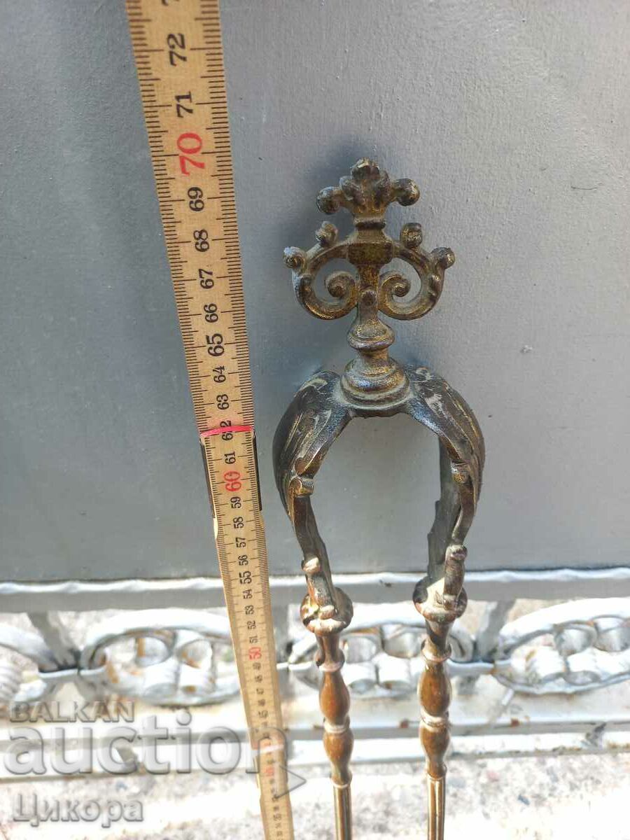 OLD BRONZE FIREPLACE ORNAMENT MASCHA DILAF with price 250.00 BGN | € 127.82 OLD BRONZE FIREPLACE ORNAMENT MASCHA DILAF with price 250.00 BGN | € 127.82