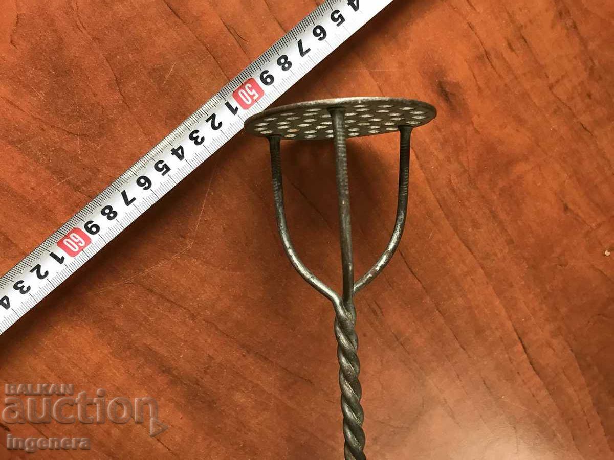 MANUAL POTATO MASER AND OTHER OLD RETRO TOOL - 5 MANUAL POTATO MASER AND OTHER OLD RETRO TOOL - 5