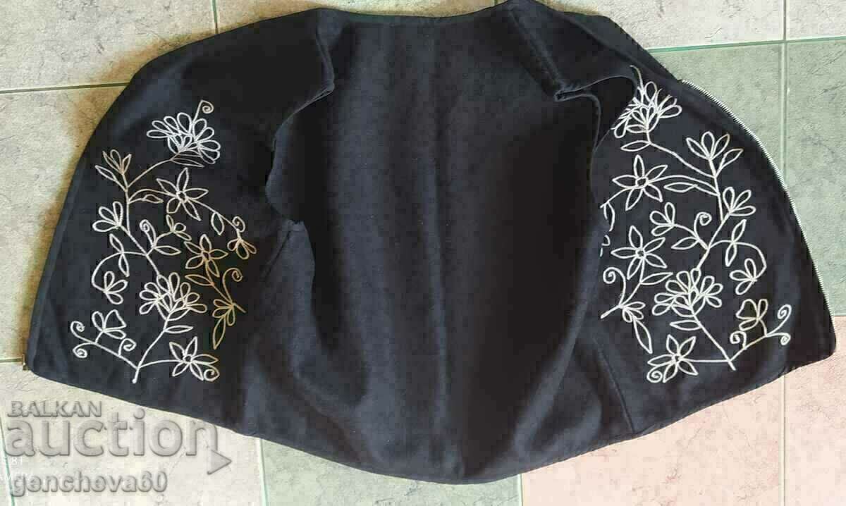 Auction  ETHNO woolen bodice with embroidery for costume
