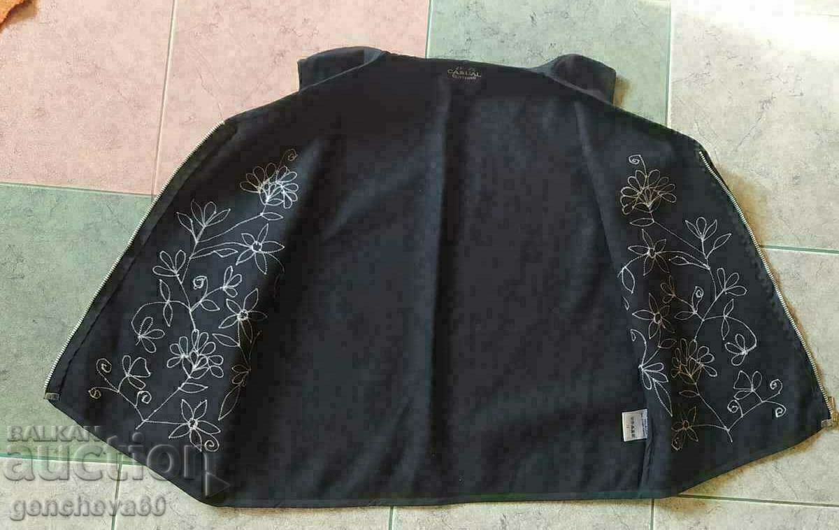 Delivery of ETHNO woolen bodice with embroidery for costume